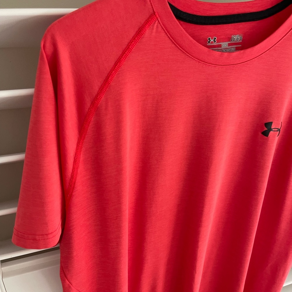 Under Armour T-shirt - Picture 2 of 5